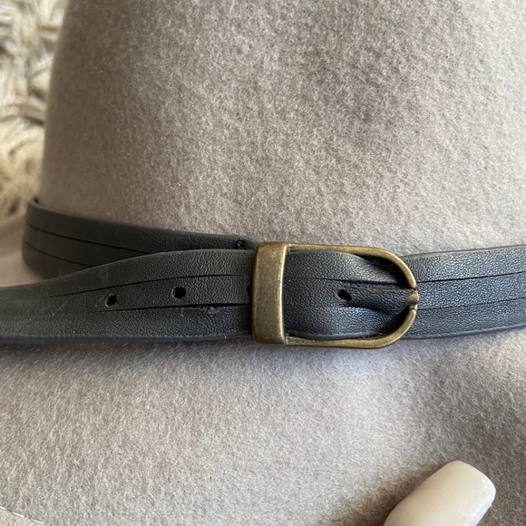 Gray Hat - Picture 4 of 7